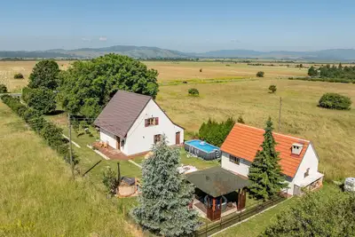 Image de Belle maison à Udbina avec vue panoramique