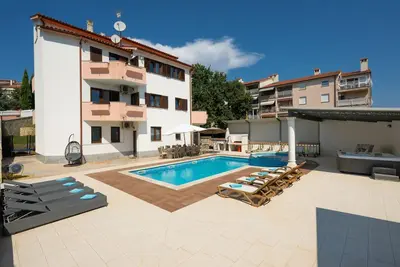 Image de Superbe maison Ă Pula avec sauna