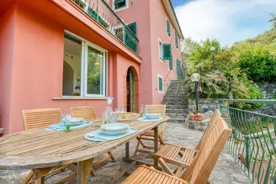 Image de Superbe maison de 2 chambres à Moneglia