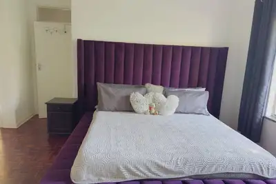 Image de 4 Bed Family Home with pool 5 minutes from Sandton City
