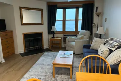 Image de Bolton main lodge family condo ski in/ski out!