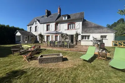Image de Maison de charme à Bacilly avec jardin et terrasse