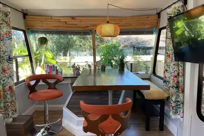 Image de Quiet Escape in a Tropical Glade