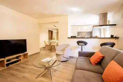 Image de 3 pièces 6 personnes 3* exposé Est