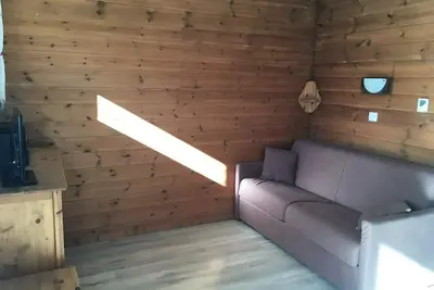 Image de 3 pièces 6 personnes exposé Est