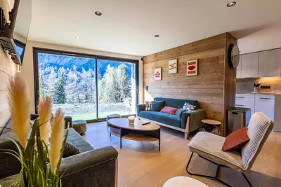 Image de 6 pièces 12 personnes exposé Ouest