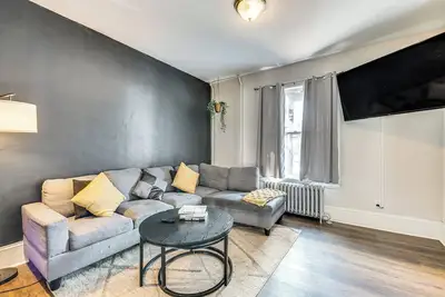 Image de Explore Dtwn Stroudsburg! Townhome 9 Mi to Skiing