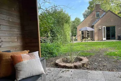 Image de Sunny luxury bungalow with large garden