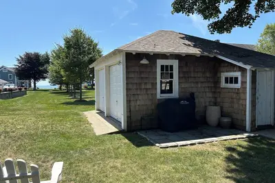 Image de Charming 4-bedroom beach house in quiet Madison, comes with kayacks, bikes, etc.