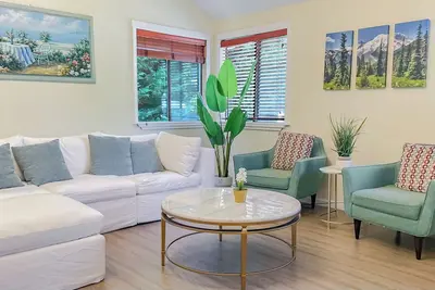 Image de Entire 3br/2ba Home: 5 beds, Kitchen, Laundry, Work Desk, Private Yard, Ac