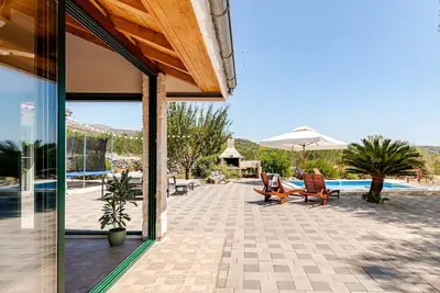 Image de Country house with heated Pool in Najevi village-sourrounded by nature