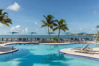 Image de Guest Room, 2 Queens, Marina View, Balcony, Free Parking & Pet Friendly