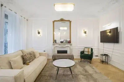 Image de Champs Elysées! Montaigne, New&Luxurious 6pers flat