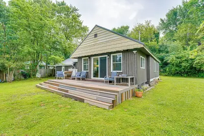 Image de Walk to Cranberry Lake: Quaint Family Cottage