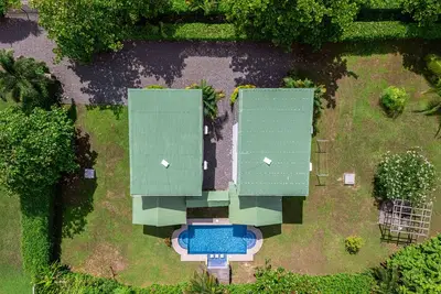 Image de 5 min drive to beach-paved roads-6 bedroom-sleep 12-fast WiFi-pool