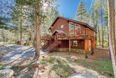 Image de Monthly Lease - Apre Chalet at Tahoe Donner by Tahoe Getaways - 4 Br, Pet friendly w Hoa