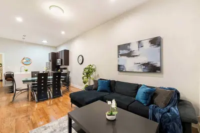 Image de 4br /3. 5ba • Pilsen Retreat • 10 Min from Downtown