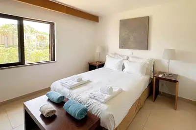 Image de Relaxing Getaway! 2br Apartment with Full Kitchen, Outdoor Pools, Free Parking
