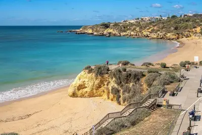 Image de Terrace Room w/ Amazing Views! Easy Beach Access, Pool | 3 Units