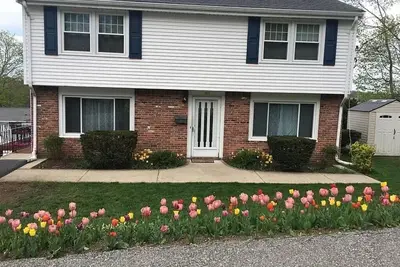 Image de Fully Furnished 1-Bedroom Garden House in North Waltham