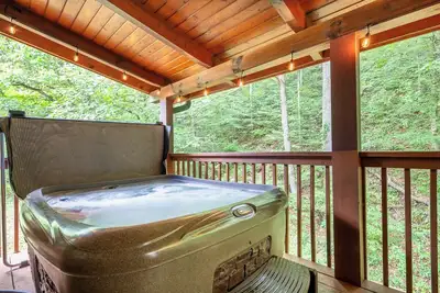 Image de Relaxing 2bd w/ Hot Tub! Pool Access + Near Town!
