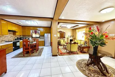 Image de Phenomenal 6-bedroom house in charming Baguio for your stay