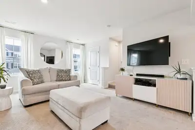 Image de New! Modern DownTown Retreat Near Swamp Rabbit Trail