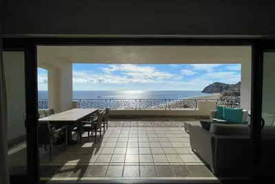 Image de Oceanfront 2-bdrm Penthouse Suite with Vast Ocean Views at Grand Solmar Land End