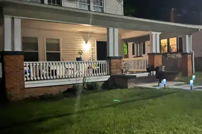 Image de Charming 2-bedroom upstairs apartment in Durham