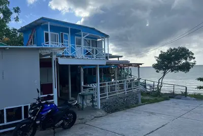Image de Beach front  bungalow with Ac in Providencia