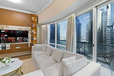 Image de Elegant Haven | Spacious 2br in Lake Terrace
