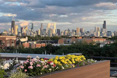 Image de Soaring ceilings, city views and private rooftop deck!