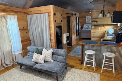 Image de Cozy cottage located 5 miles from the Jackson red light towards Batesville.