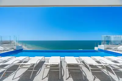 Image de Encantame Towers |Lux | 2br |Rooftop Pool| Lazy River