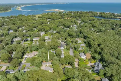 Image de Peaceful Cape Cod Retreat – Minutes from Beach, Shops & Coastal Charm
