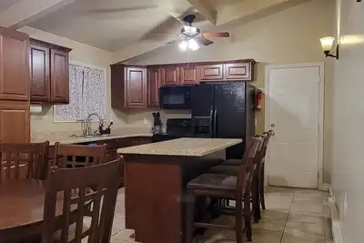 Image de 3 Bed 1 Bath in Sl county. Enjoy quiet country living close to Salt Lake City.