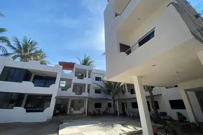 Image de Charming bungalow in lovely Los Ayala with Ac. 2 blocks away from beach area.