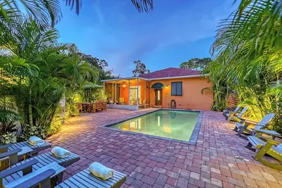 Image de Luna Flores: Sleeps 16, Renovation, 2 Heated Pools