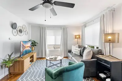 Image de Cozy 2br Getaway & Sleep 6 | The Emerald City Bungalow