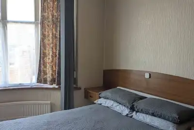 Image de 4 Bedroom bungalow in Swansea. Just a shot drive to Mumbles and great beaches.