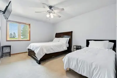 Image de Lunar Lodge on Windfall Lake