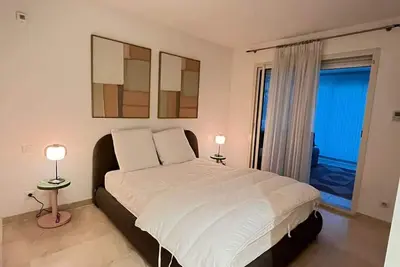 Image de Cannes Résumé:<br>Vivez