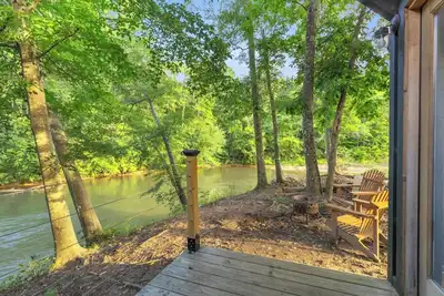 Image de Riverfront Camping Pod, W/ Bath House, Close to Dt