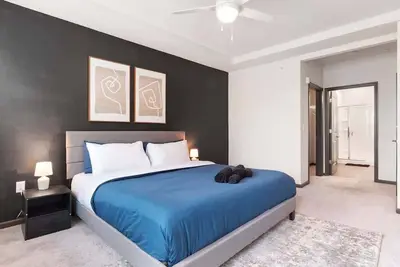 Luxe King 3 Bedroom Suite North Raleigh!