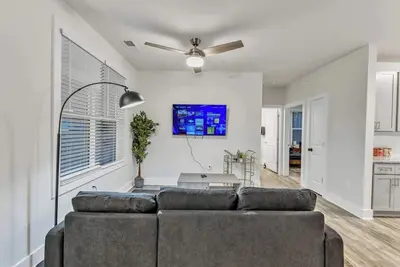 Luxe King 3br Suite Mins to Downtown Durham!