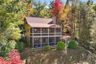 Image de Peaks & Pines in My Mountain