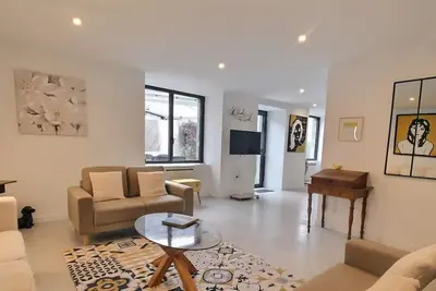 Image de Belle maison soigneusement rénovée qui allie confort, élégance et authenticité