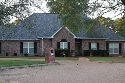 Image de Tranquil 4-bedroom house in Byram