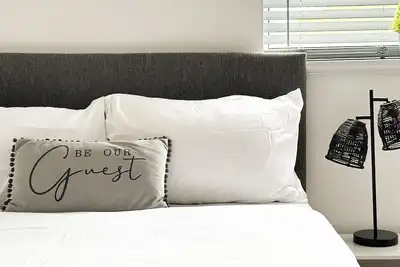 Image de 4-min drive from Nec/Bhx Airport/Hs2 - Sleeps 10 guest.