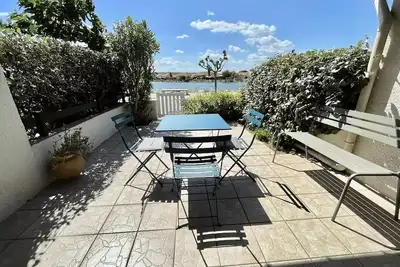 Image de Face Au 1er Lac Et A 400m Plage: Pavillon climatisé pour 3 personnes